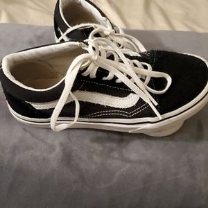 size 2.5 sneakers👟